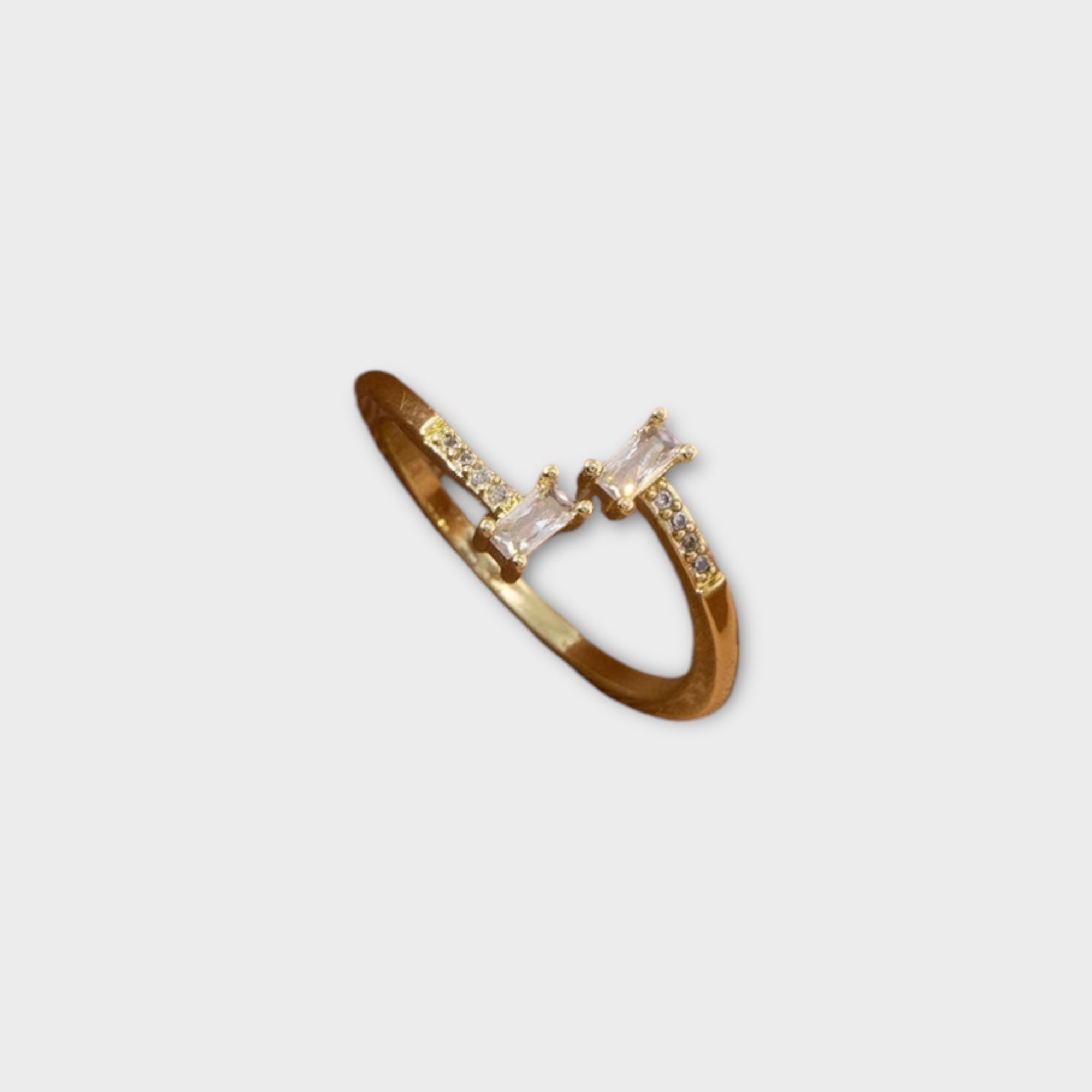 'VJIF' Fashionable gold ring