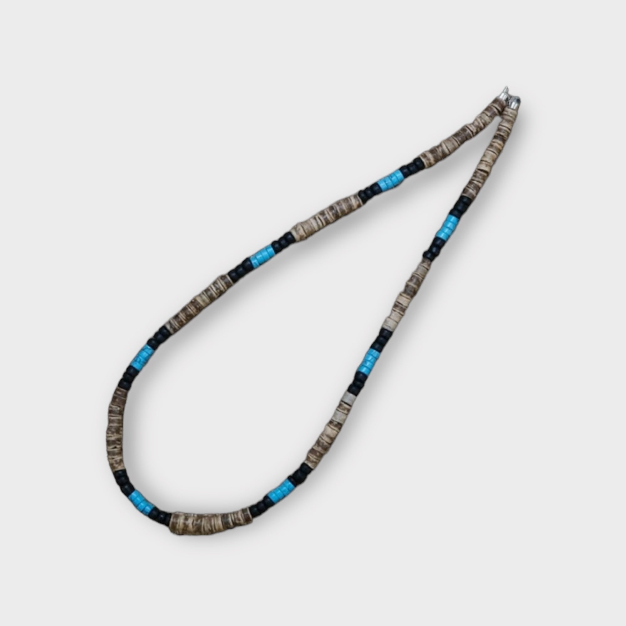 ‘VML’ Men's necklace with bead shell